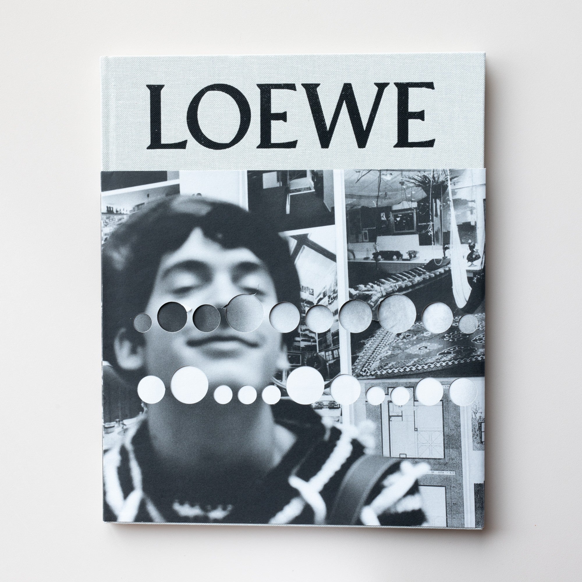 LOEWE 2017-2018 Fall Winter 限定カタログ f6fffb7dce704f0d392cc0c22a3afc