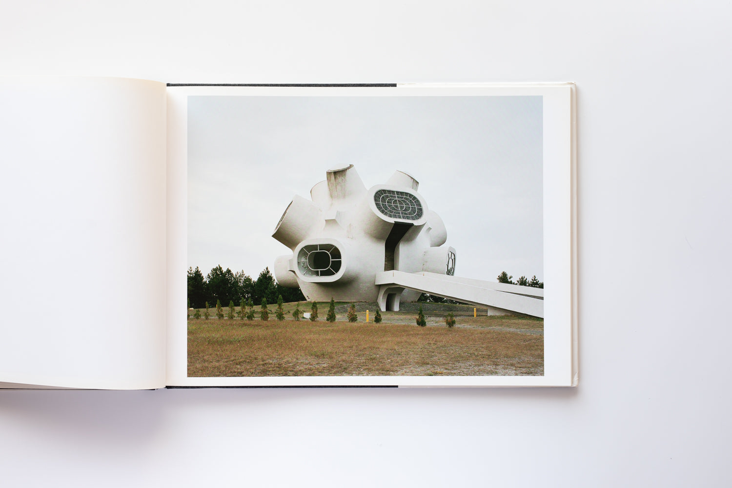 Spomenik by Jan Kempenaers | IACK