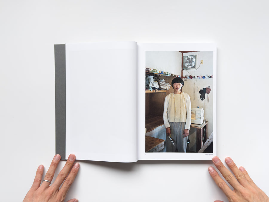 KARA IN PARIS、プレミアムフォトブック Amazon.co.jp: KARA ジュ・テーム，KARA KARA IN