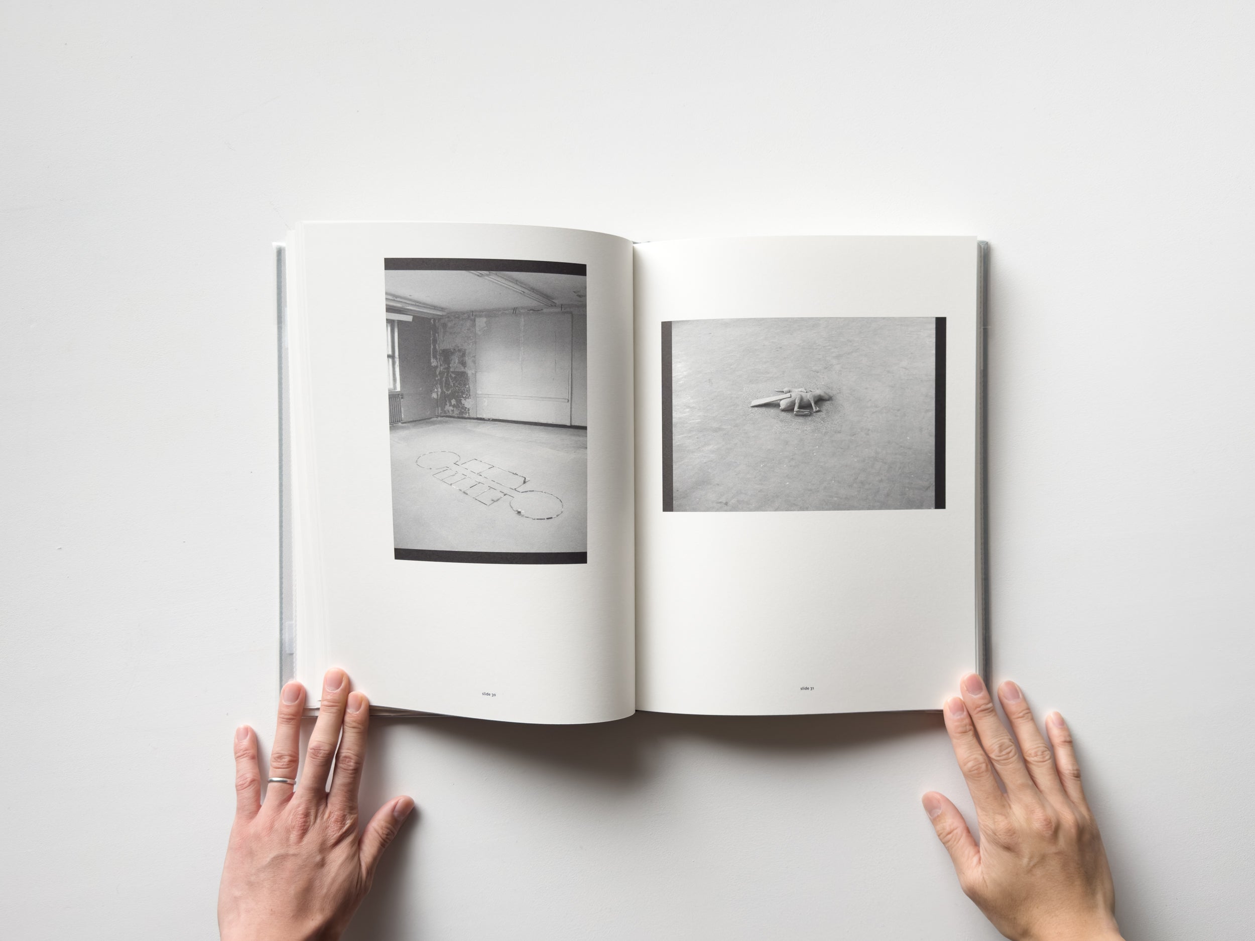 Slide Projections by Mark Manders (Mint) | IACK